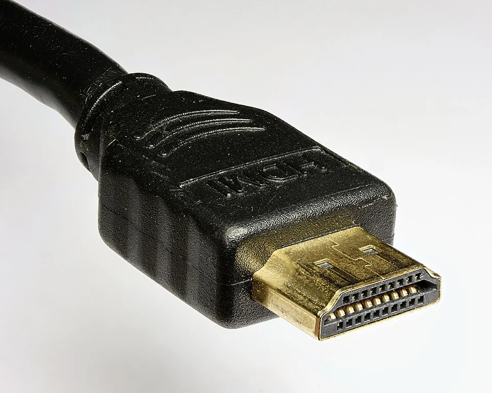 HDMI 케이블 단자의 실제 사진