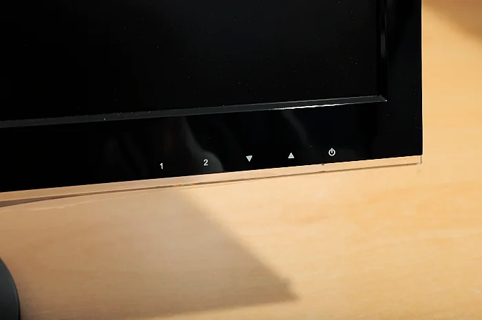 ViewSonic VX2452mh 화면 아래의 메뉴·화살표·전원 버튼 실물